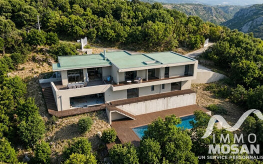 Corse-France Villa contemporaine d’exception avec vue panoramique sur mer et piscine